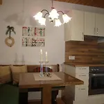 Austria דירה *